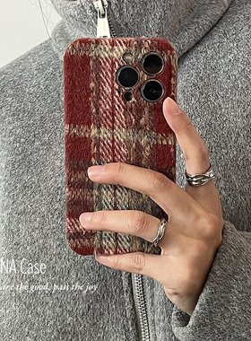 ANNACASE新年氛围感红色格纹绒布适用iphone17promax苹果15手机壳16新款17女款14pro全包16Promax防摔保护套