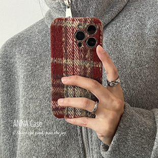 ANNACASE新年氛围感红色格纹绒布适用iphone17promax苹果15手机壳16新款 14pro全包16Promax防摔保护套 17女款