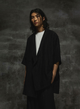 THOS 24SS 暗黑风小众肌理感解构不规则下摆新中式短袖异型道袍男