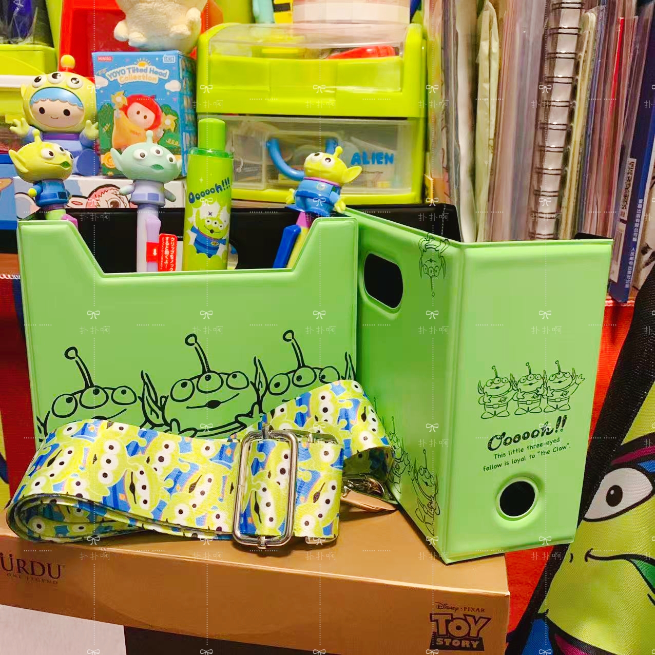 日单 可爱玩具总动员三眼仔收纳盒文件盒可折叠桌面收纳