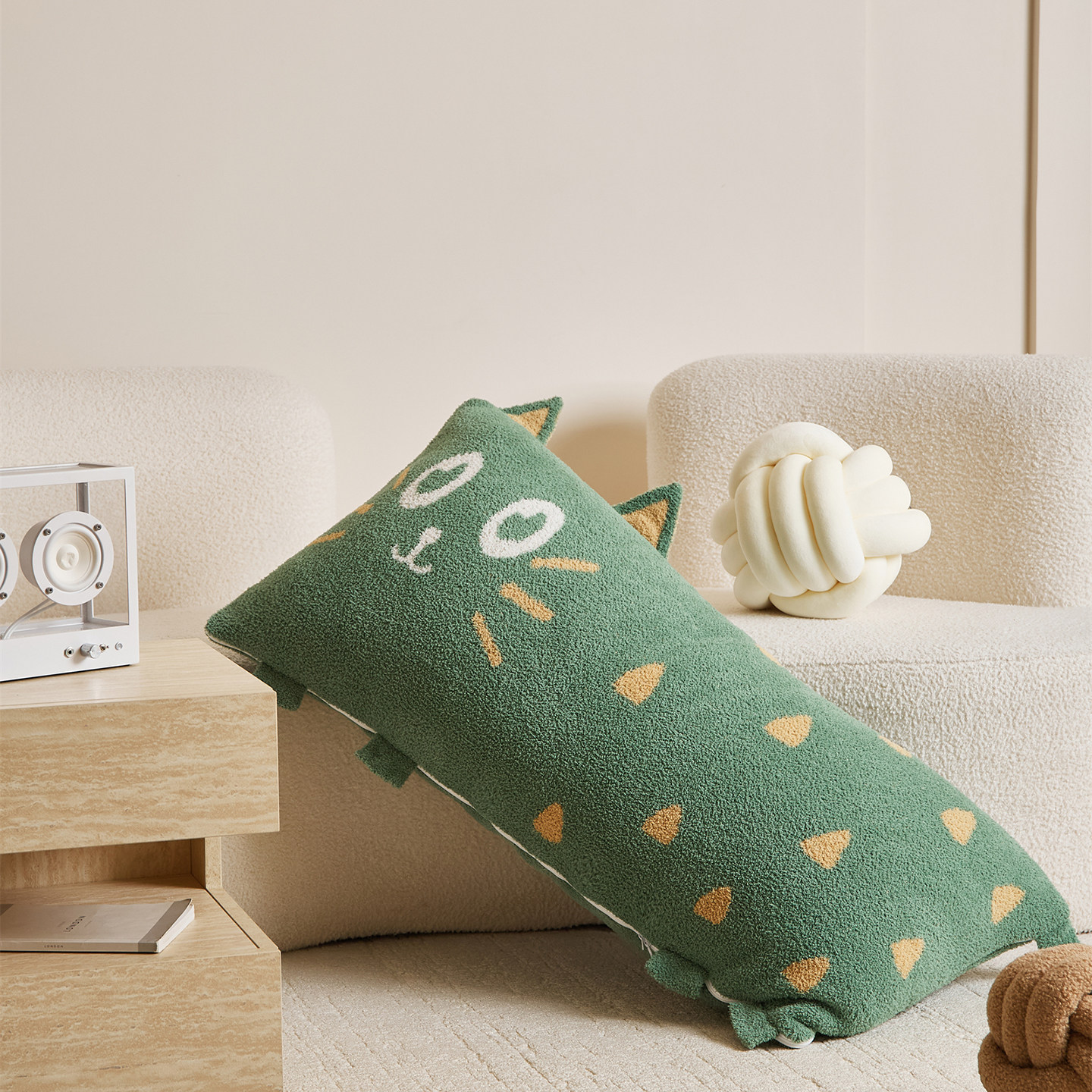 卡通风可爱抱枕毛绒玩具女生睡觉夹腿长条枕沙发靠枕床头靠垫枕头