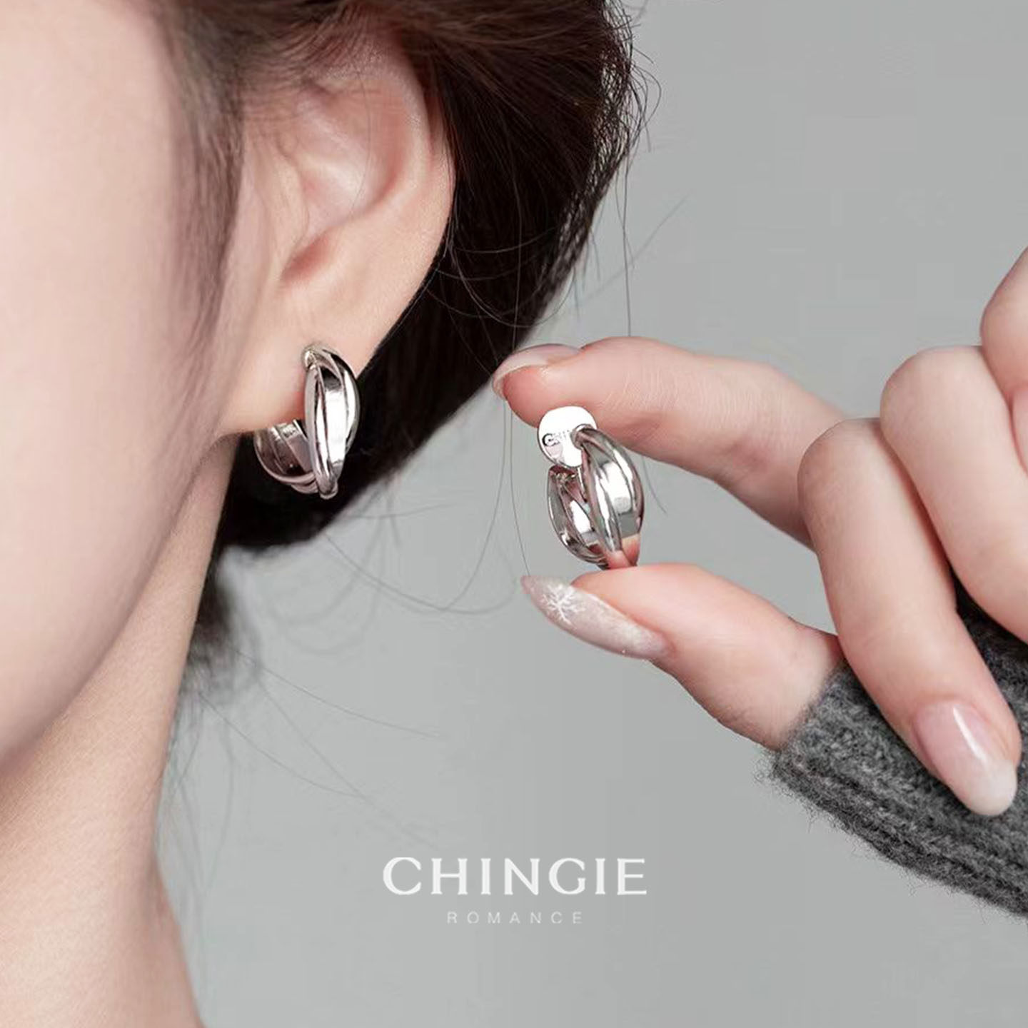 气质银色简约金属麻花耳饰小众设计感扭圈耳夹无耳洞2026素圈耳环