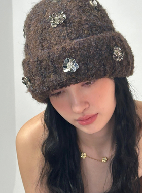 Blingkolio不另可棕色钉珠花朵显脸小毛线帽