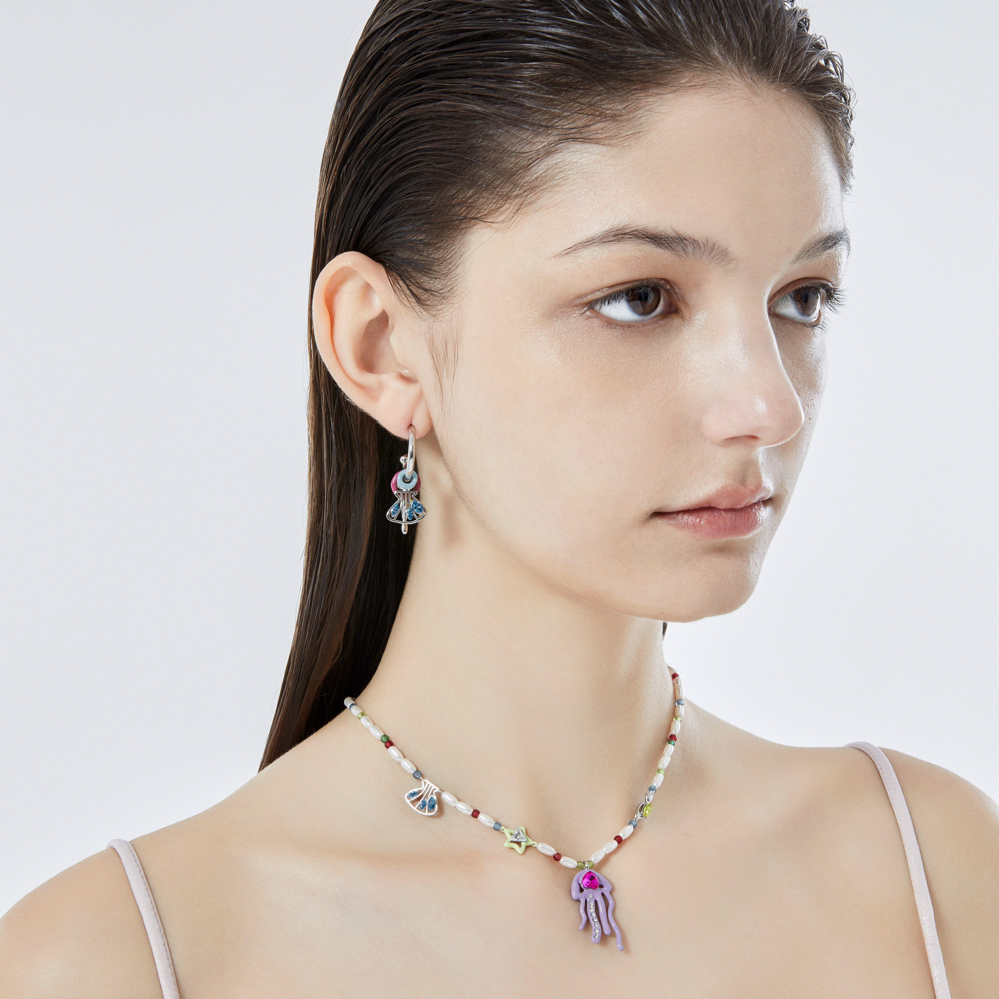 张碧晨天赐的声音同款blingholic多巴胺氛围轻珐琅水母幻彩项链