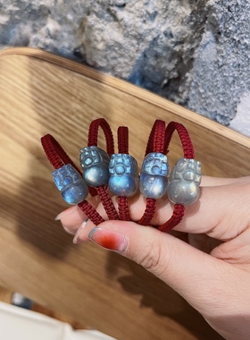 小灯泡貔貅一图一物收藏级稀有大块天然拉长石灰月光貔貅红绳手链