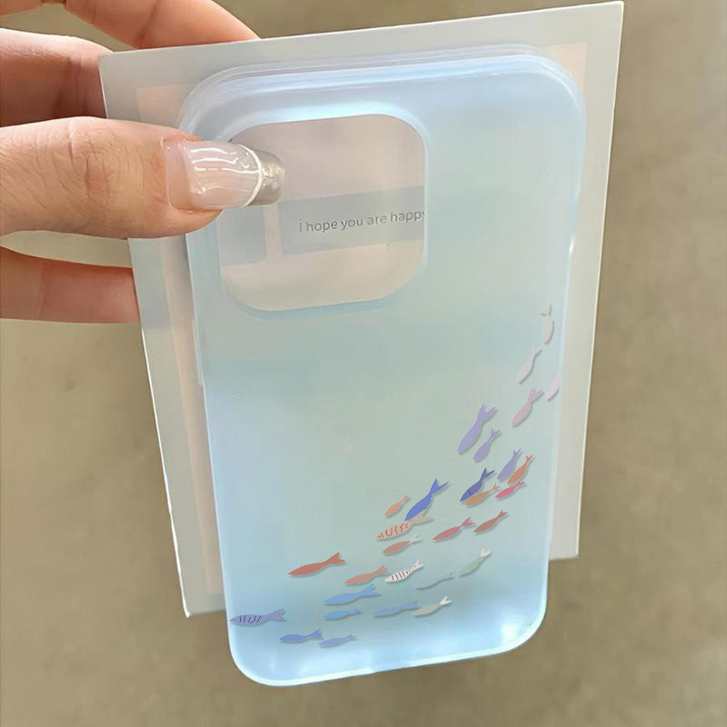 彩色鱼群适用于苹果17/16promax透白小麦壳iPhone15pro简约个性14plus小众创意13pro防摔12磨砂11软套AIR潮壳