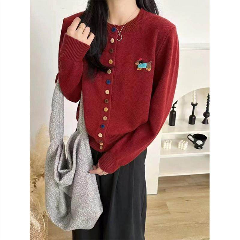 圆领绣花卡通小狗图案针织开衫女春秋冬气质温柔风长袖毛衣外套女