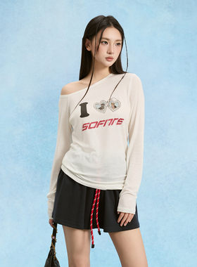SOFITTE 25SS斜肩设计小狗趣味印花夏季新款长袖修身白色打底衫女