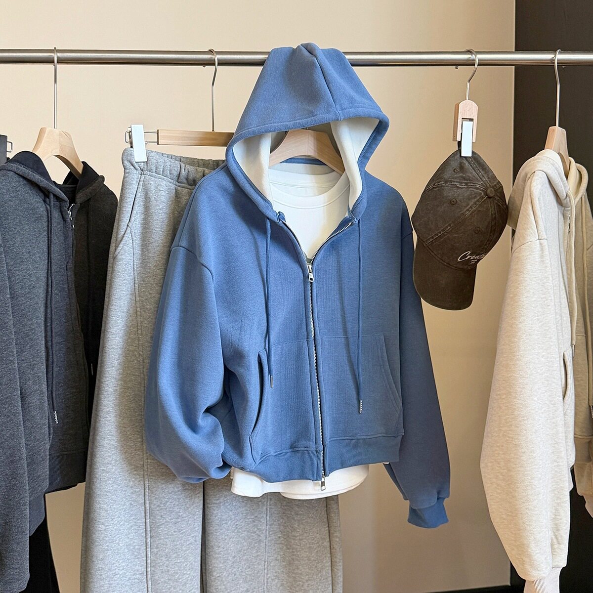 韩版连帽加绒加厚卫衣外套女秋冬新款小个子宽松显瘦百搭开衫上衣