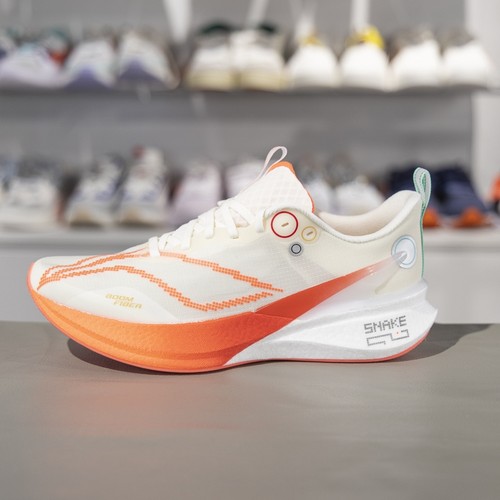 李宁男子跑鞋减震回弹