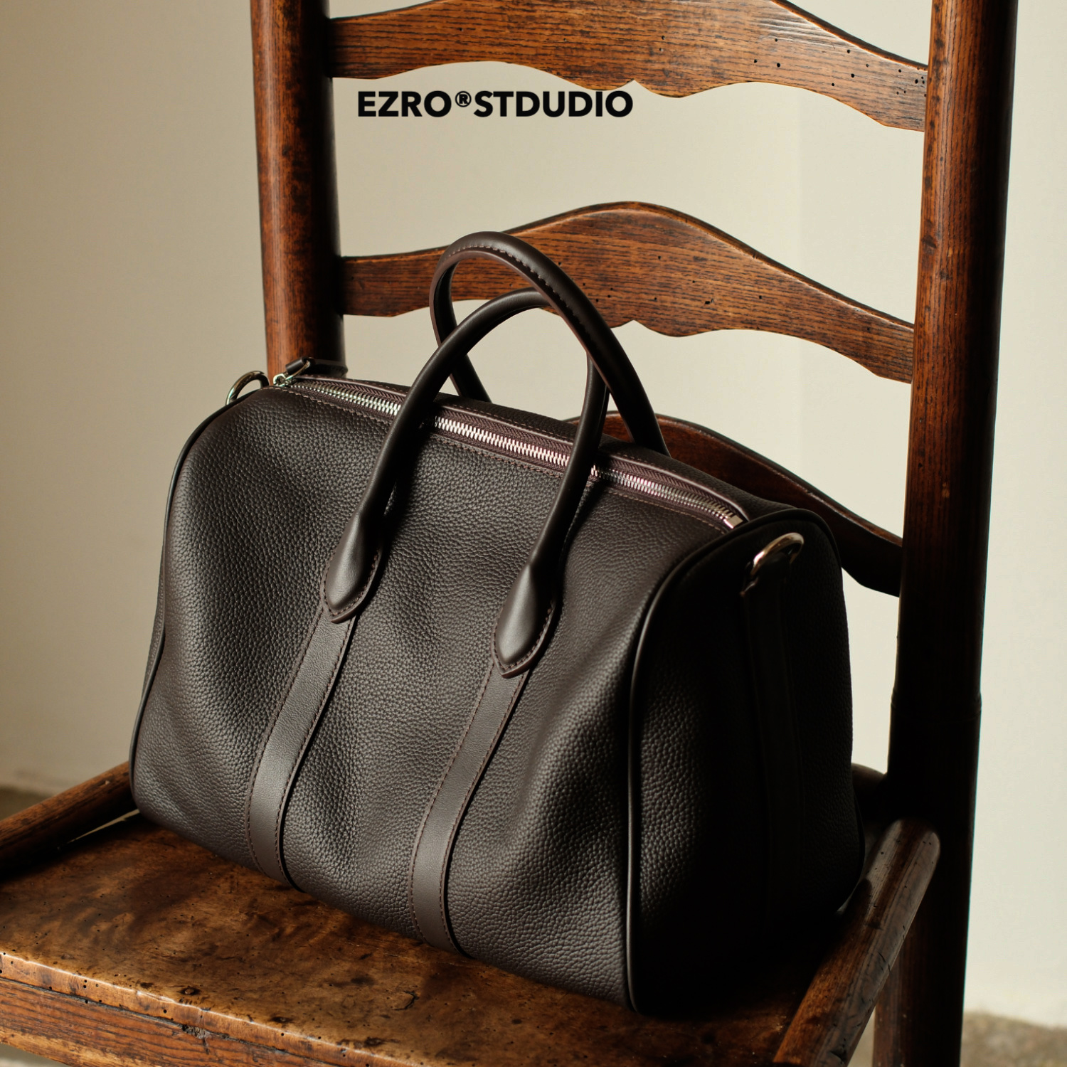 EZRO头层牛皮简约斜挎波士顿包