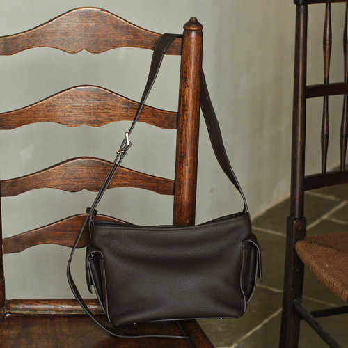 EZRO头层牛皮多口袋单肩托特包