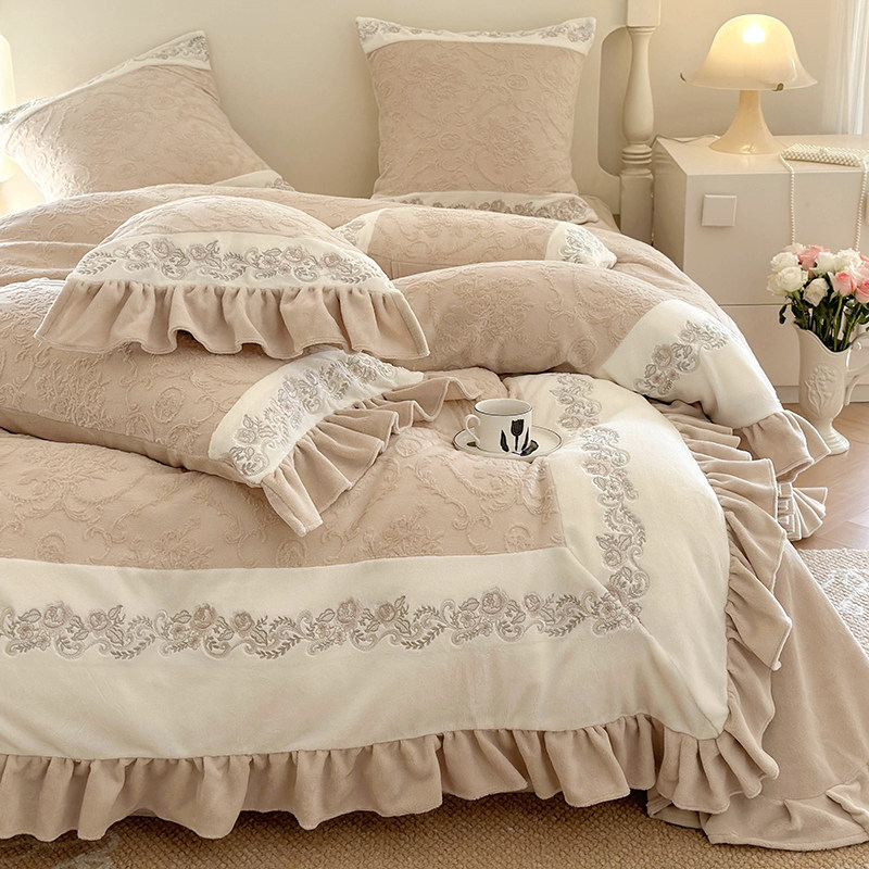 法式复古轻奢风雕花加厚牛奶绒四件套珊瑚绒刺绣加绒被套床上用品