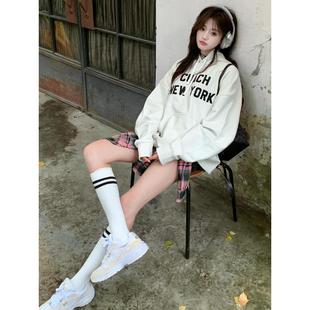 街拍极简早秋加绒套头外套上衣 潮牌白色纯棉重磅连帽卫衣女秋冬季