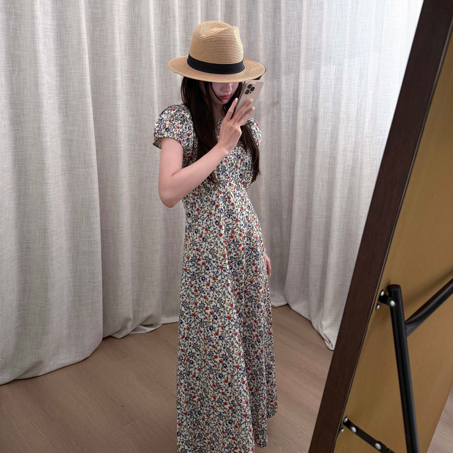 瑾姑娘【DE系】法式田园风碎花连衣裙2026新款泡泡袖收腰裙子显白