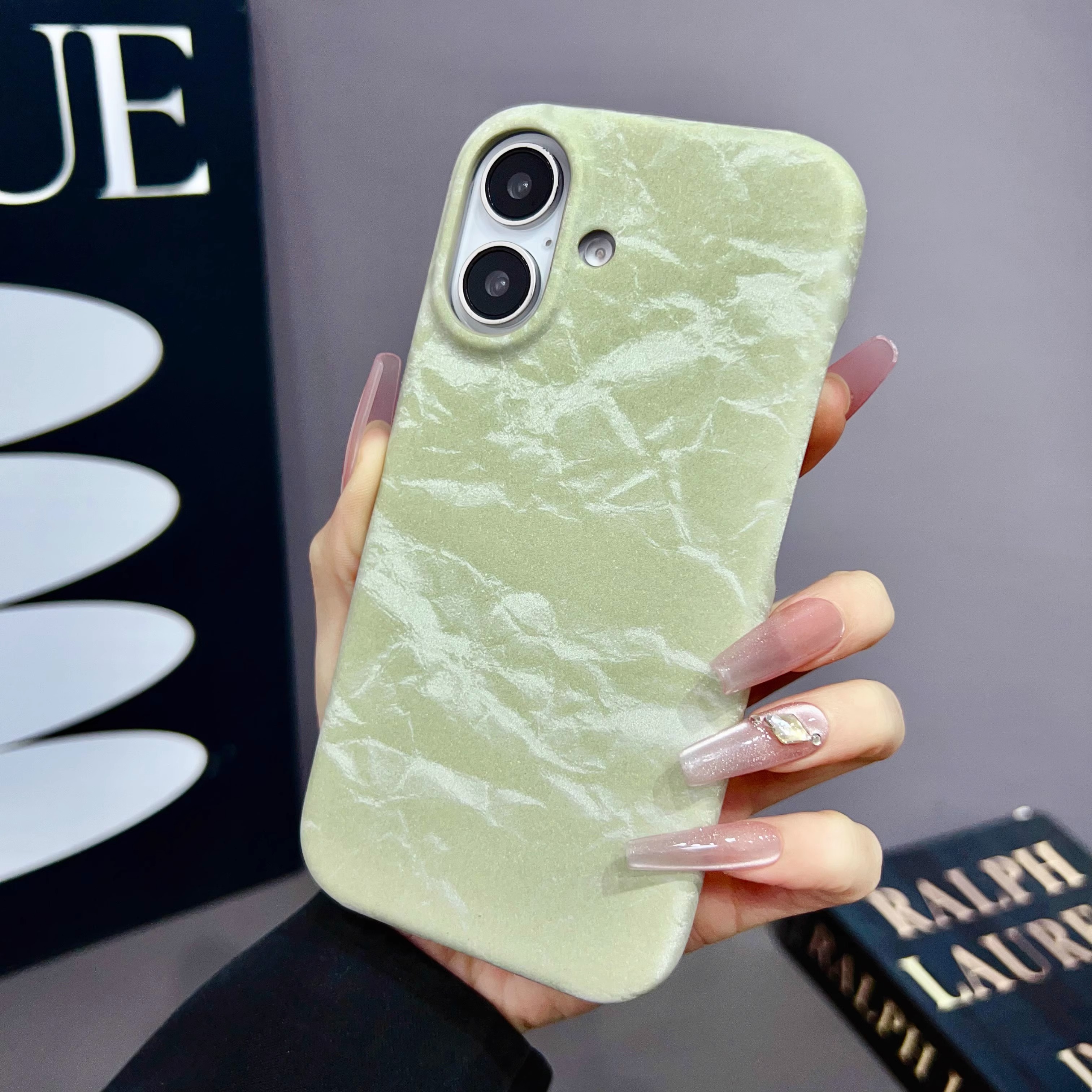 丝绸绒雪山纹适用iPhone16promax手机壳简约高级感苹果15香颂绿14pro半包大孔12/13清新15plus防摔小众少女心