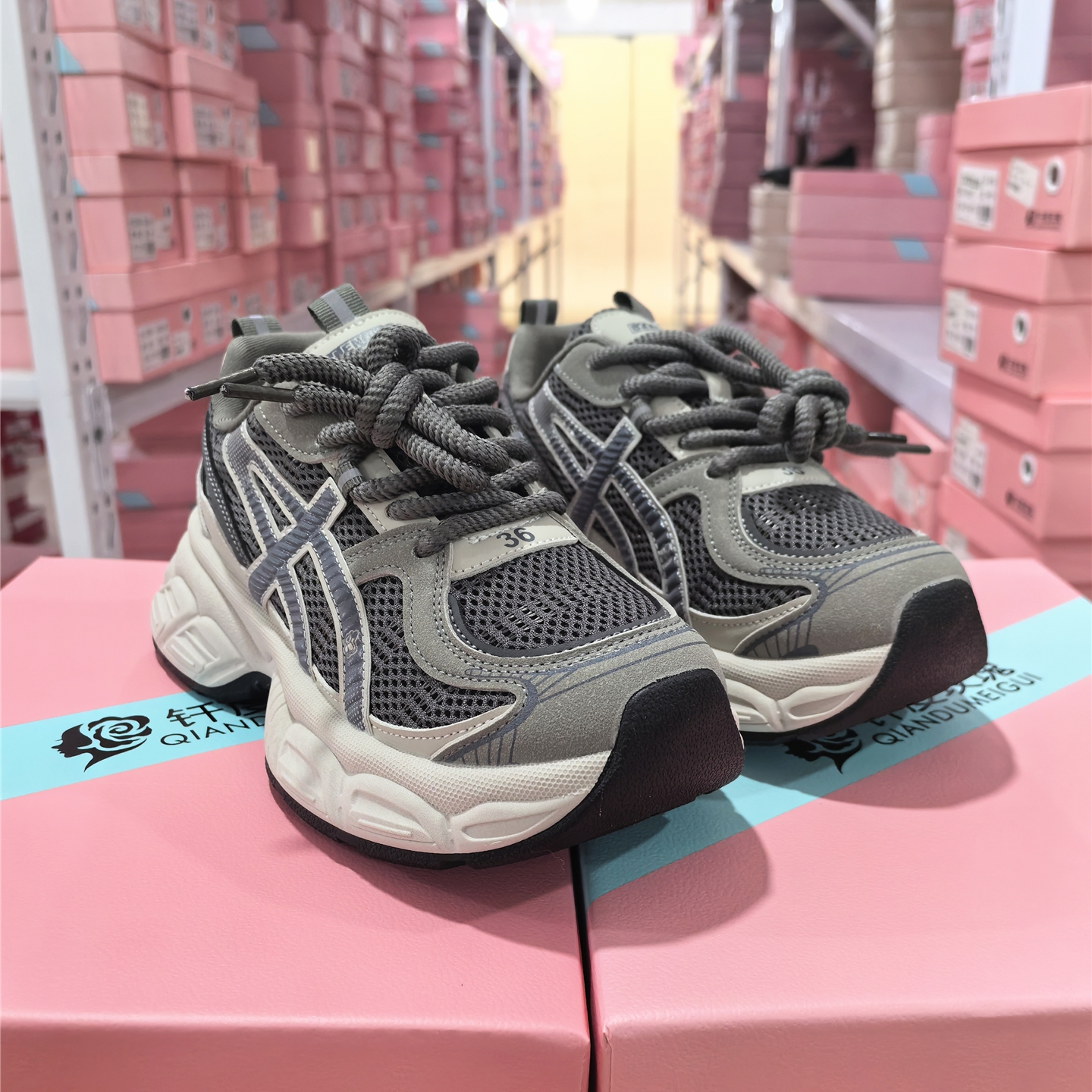 2025新款女鞋运动休闲舒适百搭