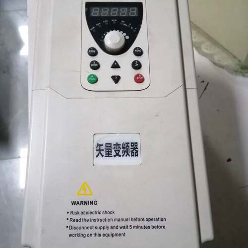 可维修TD800-4T18R5G/022P，，深圳台达变频器实物拍摄