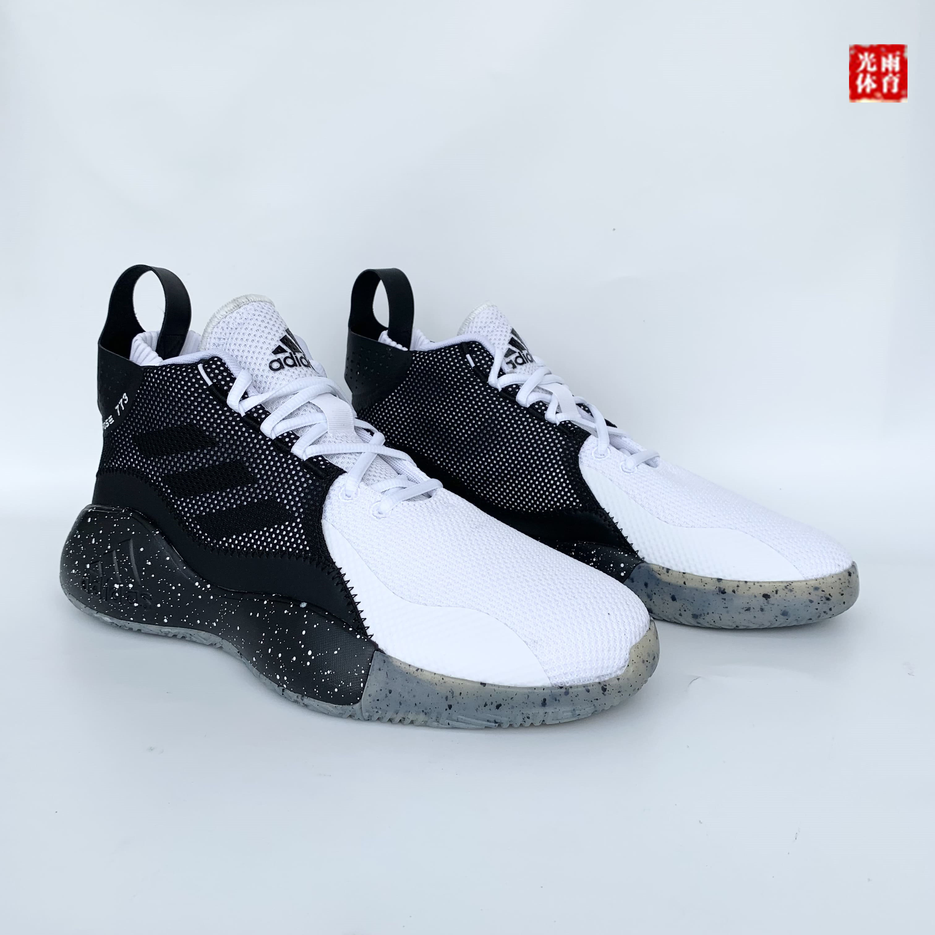 光雨体育--阿迪达斯 d rose 773 罗斯 男子实战篮球运动鞋fw8661