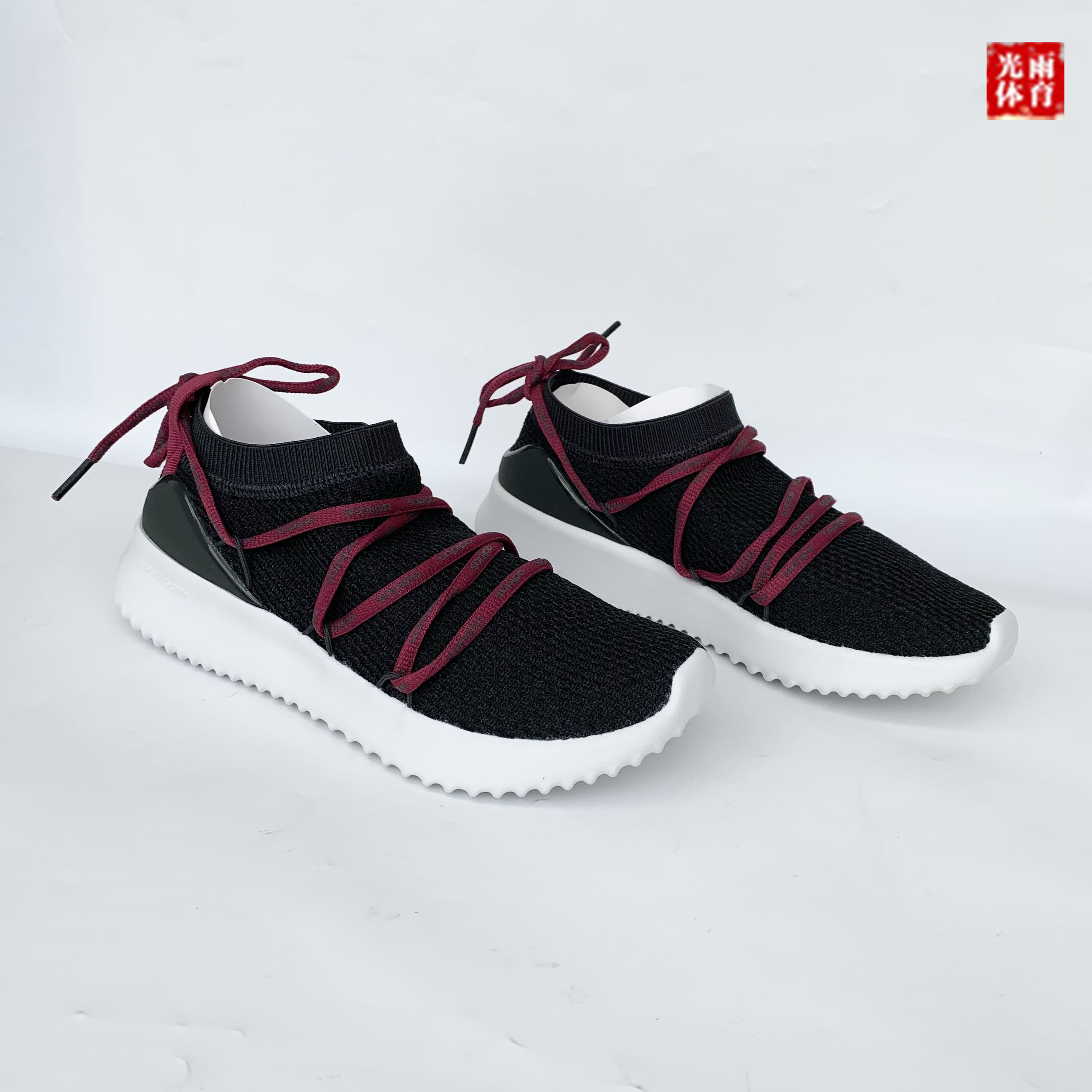 光雨体育-阿迪达斯 女 迪丽热巴款轻便 舒适低帮休闲运动鞋bb7308