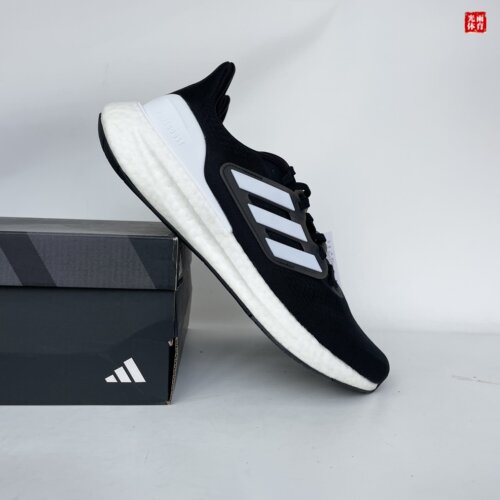 光雨体育--阿迪达斯 PUREBOOST 23 男女耐磨透气减震跑鞋 IF4839