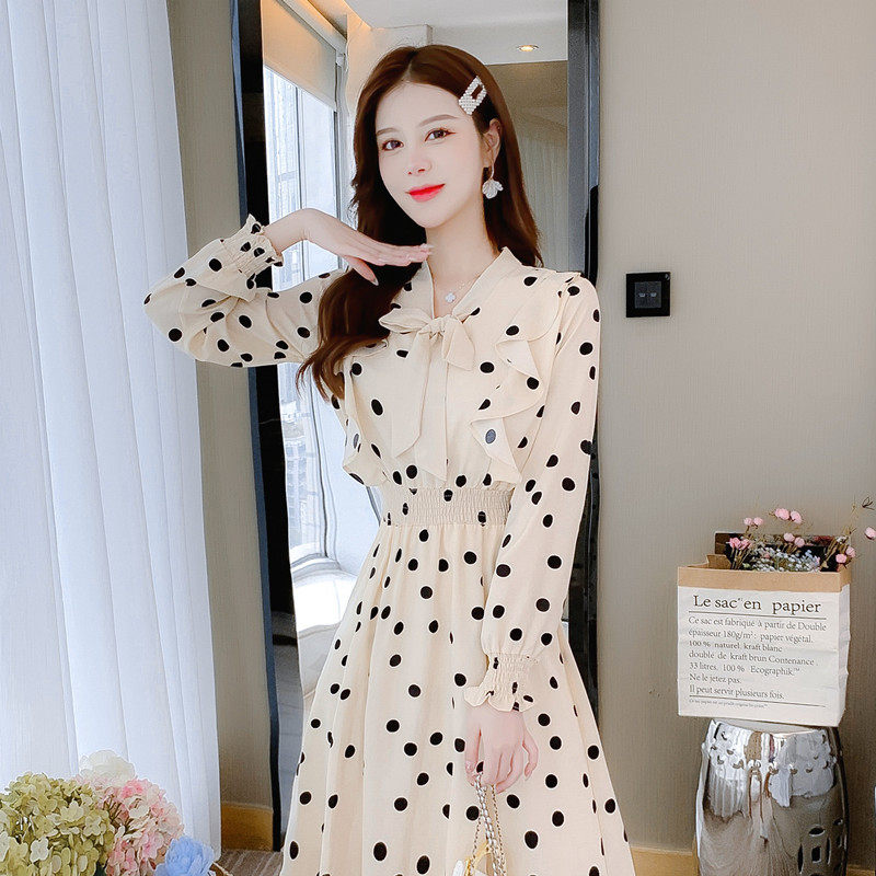 가을 겨울 외출용 수유원피스 산후복고풍 미드기장 도트 플러스 벨벳 균일하게 슬림하게 연출 가능한 다용도 수유 밑단 스커트