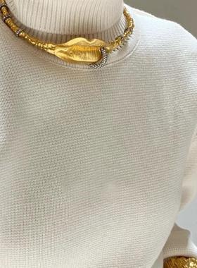 高级感重工嘴唇纹理闪钻项圈