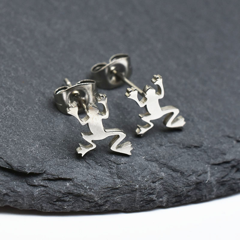 2022年新款潮男个性金色耳钉