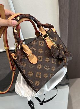 轻奢小众手提包斜挎包女式2025新款女包超火高级感通勤上班小拎包