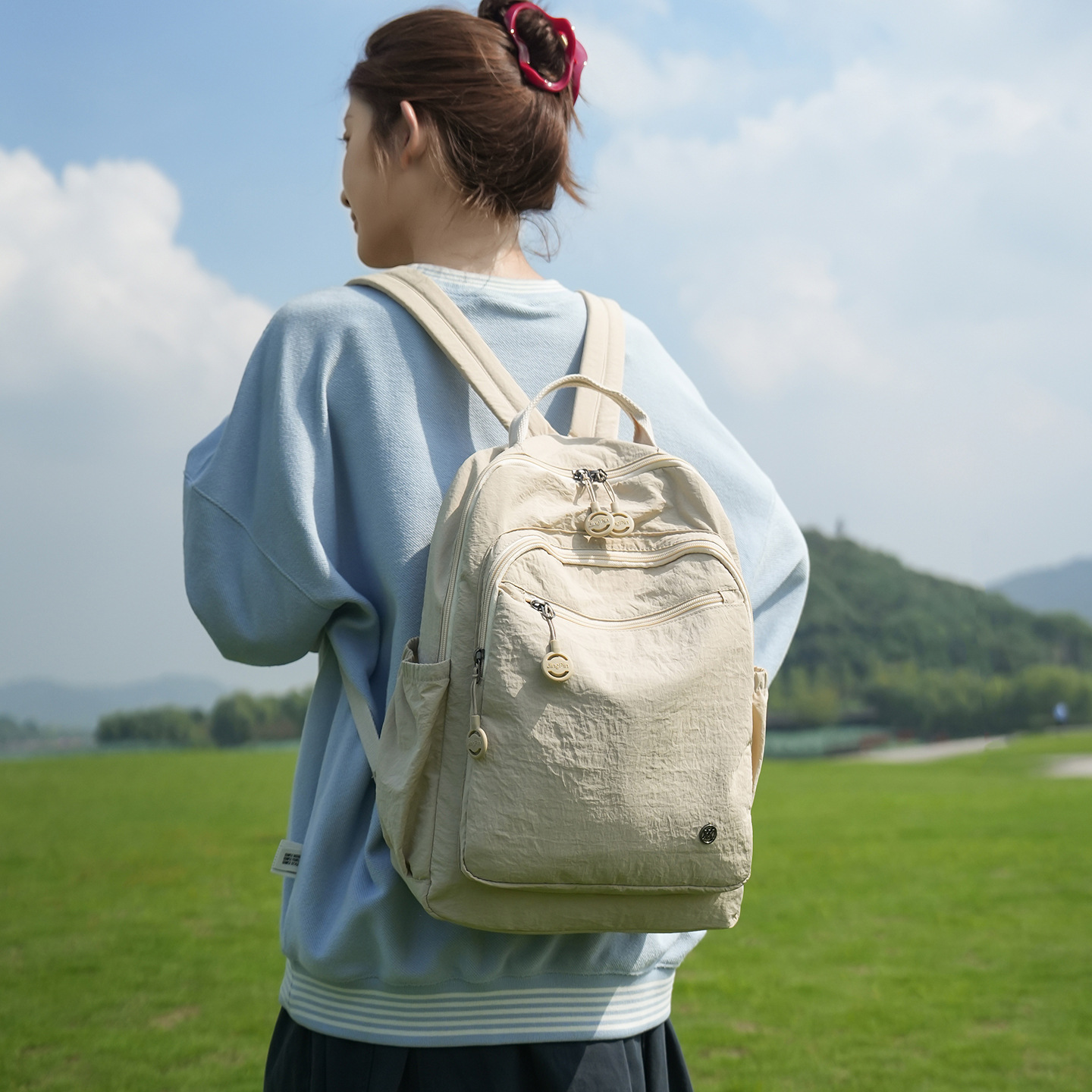 紫色轻便旅行双肩包通勤休闲优选