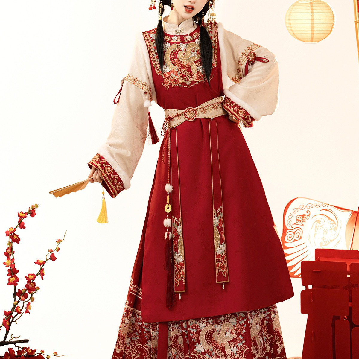 祥蛇贺瑞原创改良新年款汉服女国风汉元素拜年装马面裙新中式套装,女装/女士精品,汉服套装,淘宝优惠券,粉丝福利购,淘宝优惠卷