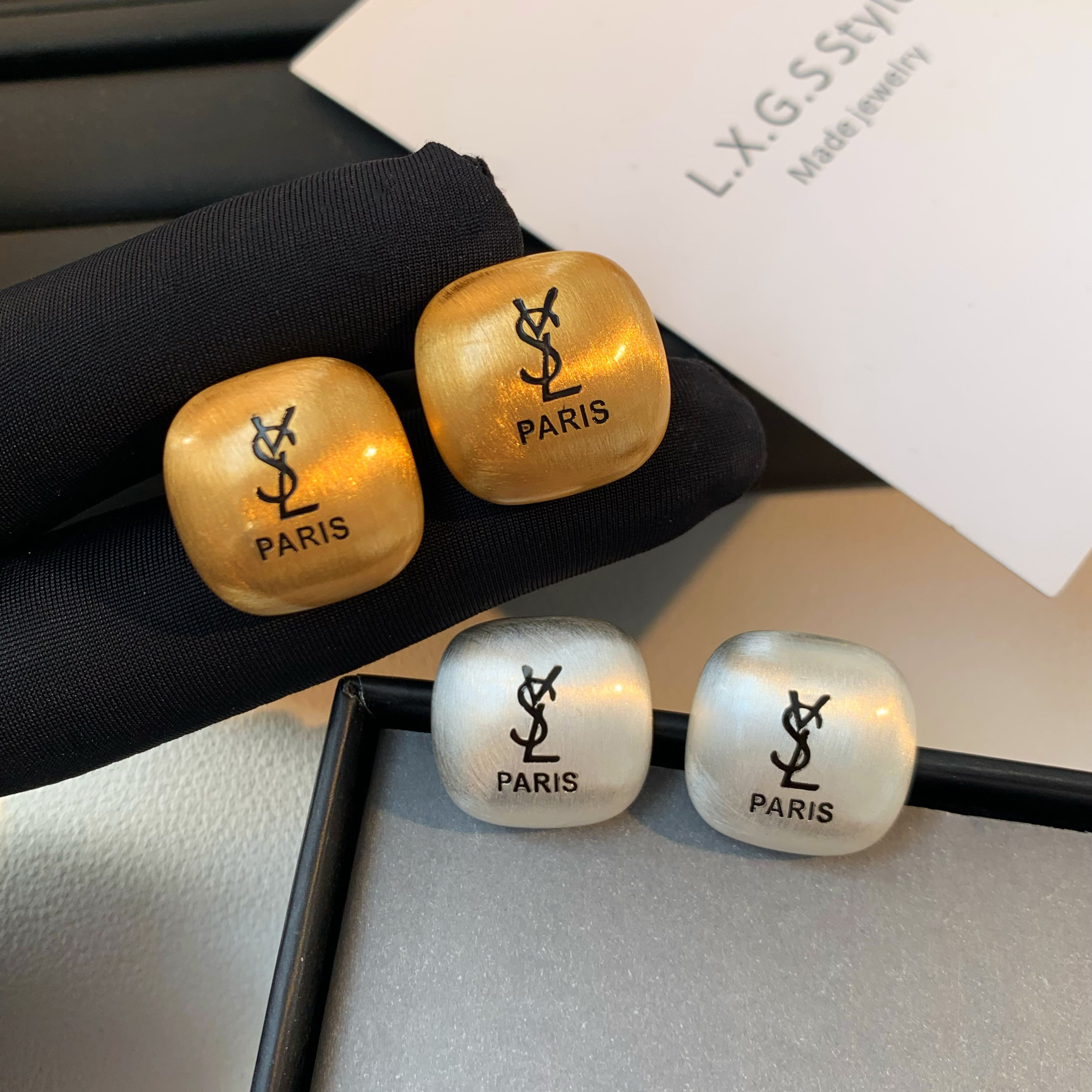 925银针金银色字母拉丝耳钉女轻奢高级感气质耳环新款金属耳饰品,饰品/流行首饰/时尚饰品新,耳环,淘宝优惠券,粉丝福利购,淘宝优惠卷