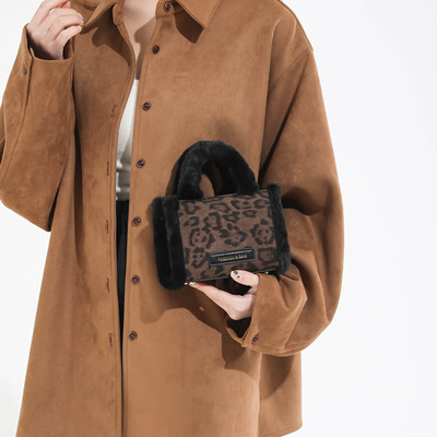 韩系秋冬季毛绒绒豹纹小包包女2025新款高级感小众拉链斜挎手提包