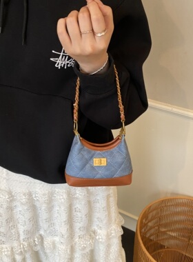 时尚气质高级感单肩斜挎方锁女包2026新款腋下包潮流菱格链条流行