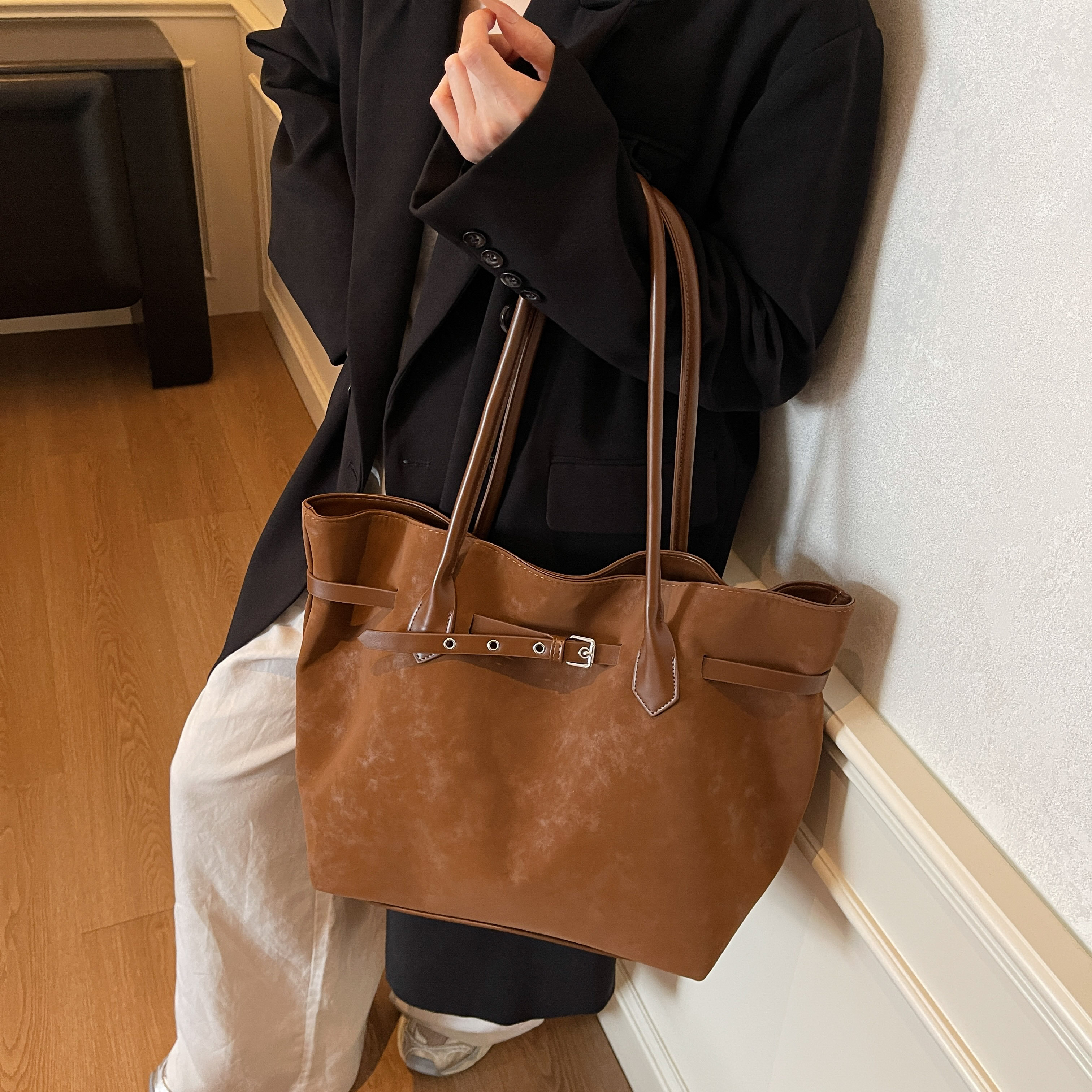 秋冬季复古大容量麂皮绒包包女2025新款休闲单肩包软面皮带托特包
