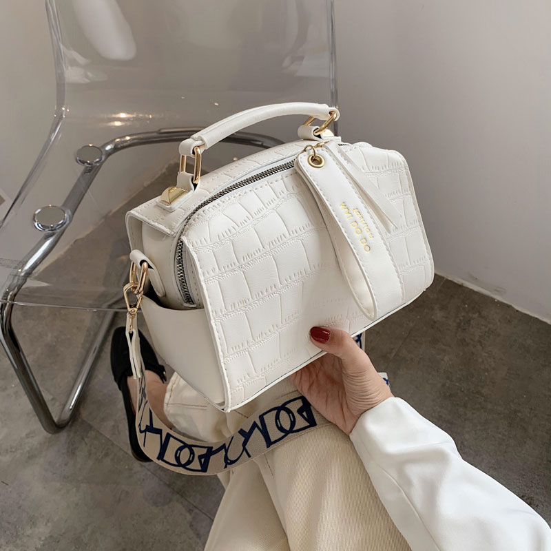 夏天百搭ins小包包枕头包宽肩带