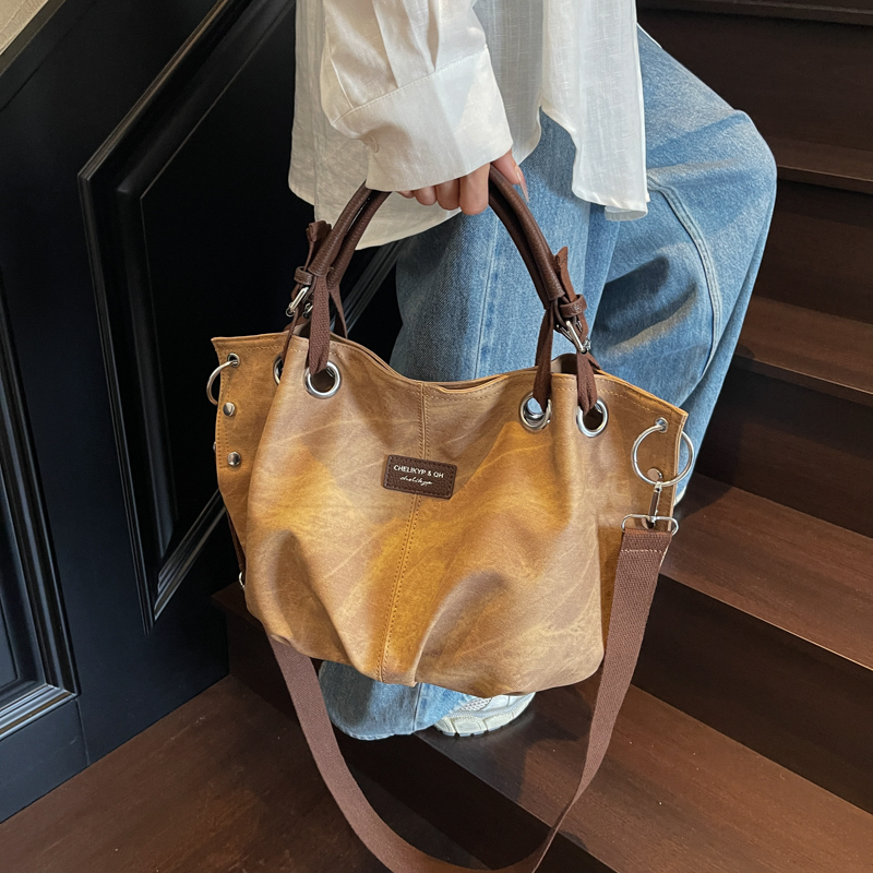 大容量秋季复古托特包2025新款女式上班通勤外出斜挎包百搭休闲