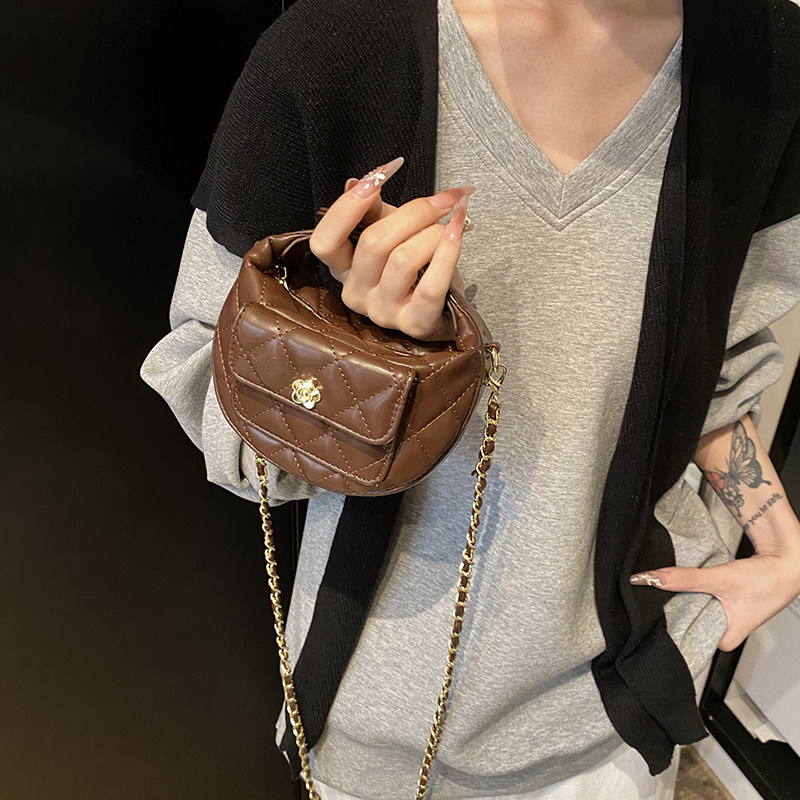 小众设计饺子包2025新款高级质感洋气斜挎菱格链条小包包mini女包