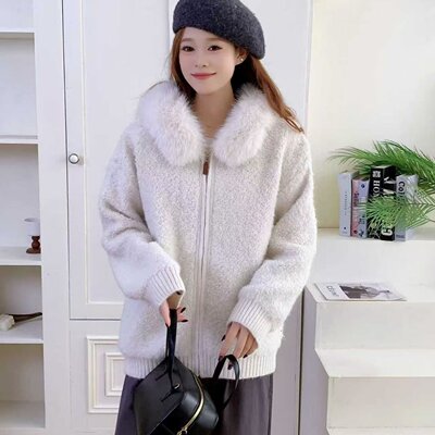 白色毛领连帽外套毛衣女款2025新款冬季加厚慵懒高级感针织衫上衣