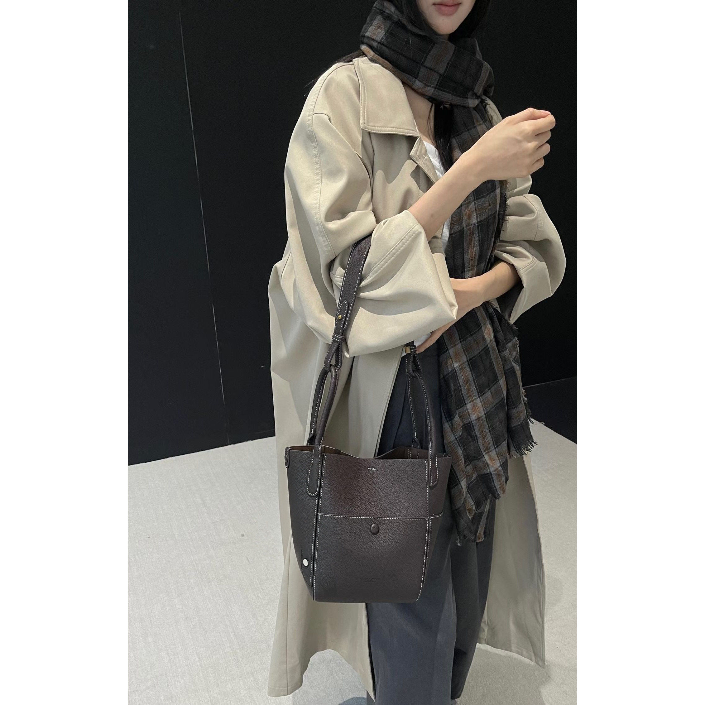 水桶包女新款复古荔枝纹手提包通勤单肩斜挎高级感小众百搭款