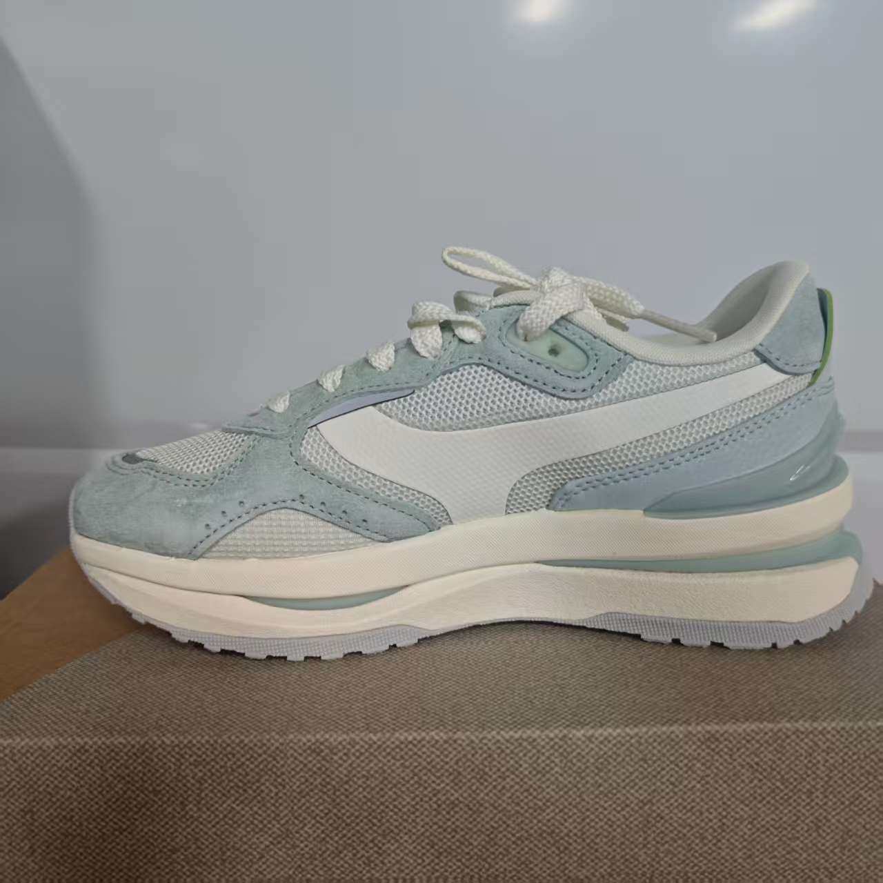 （瑕疵门店样鞋）李宁板鞋M1000女子反光轻量舒适休闲鞋AGCU078