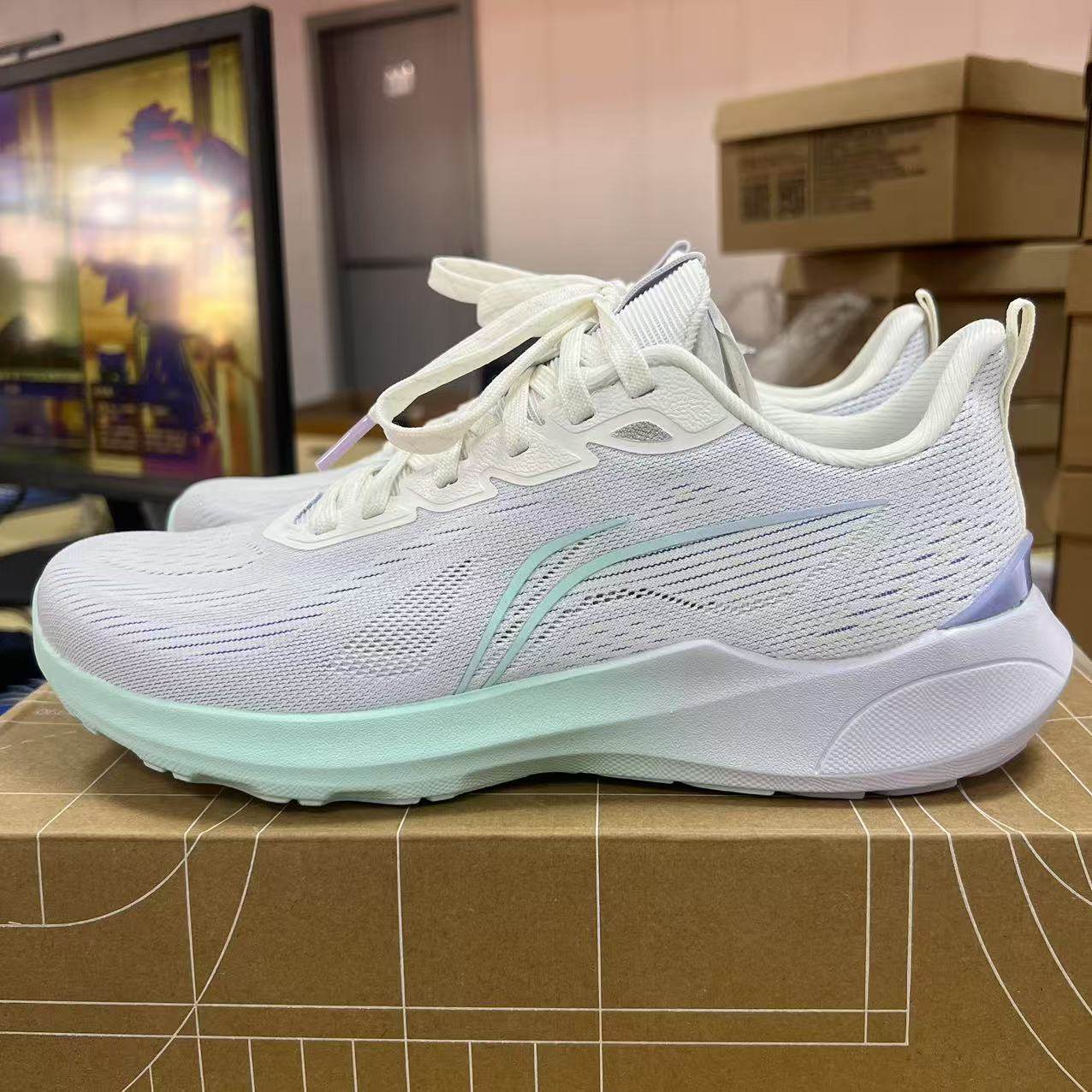 （瑕疵门店样鞋）李宁轻逸休闲慢跑鞋女子回弹透气运动鞋ARSU016,运动鞋new,板鞋,淘宝优惠券,粉丝福利购,淘宝优惠卷