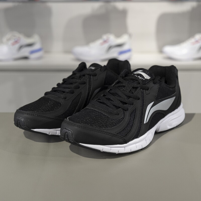 李宁跑鞋2023春季新款男子减震网面透气轻质运动鞋ARBT019