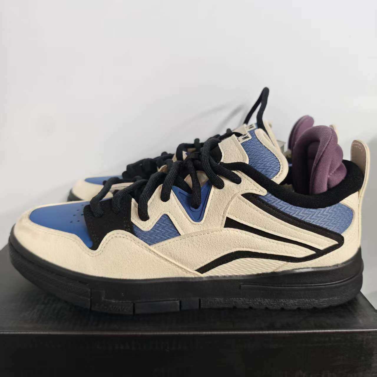 （瑕疵门店样鞋）李宁惟吾PRO男子板鞋运动鞋AECU037