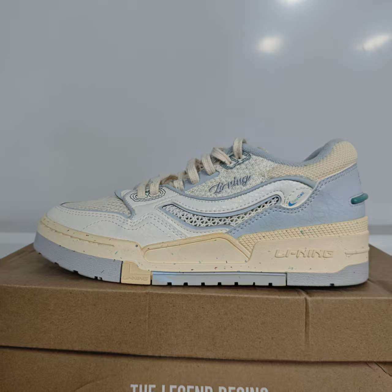 （瑕疵门店样鞋）李宁休闲鞋001 BTC女子时尚经典运动鞋板鞋AGCU0