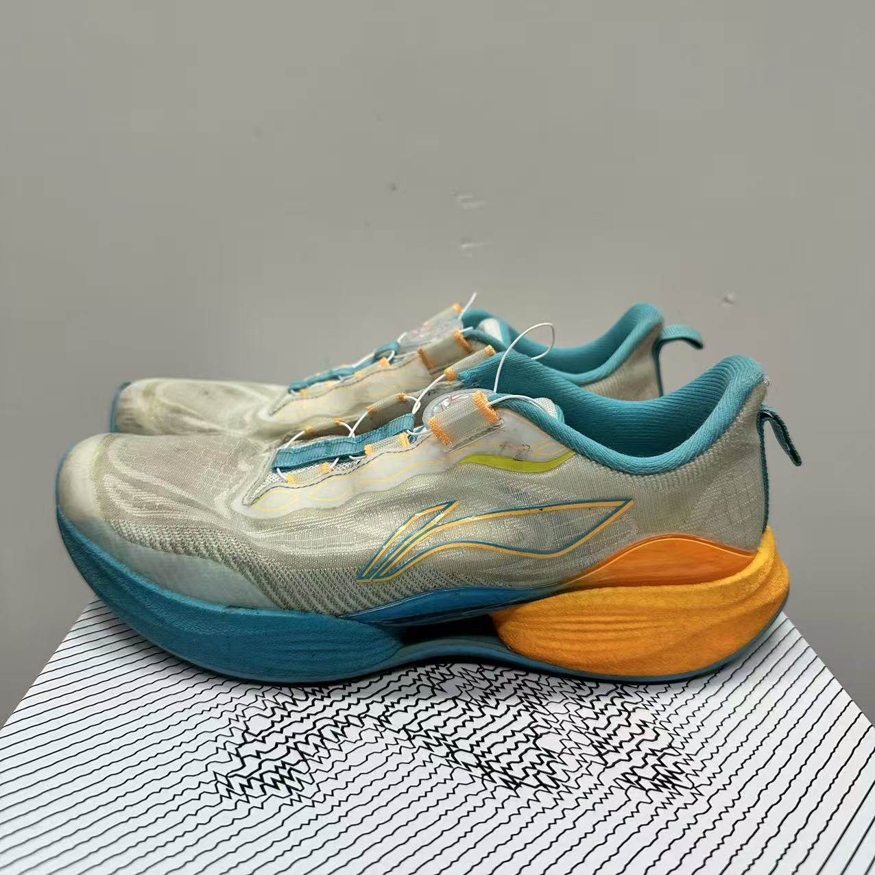 （瑕疵门店样鞋）李宁跑步鞋男女大童春夏超轻运动鞋YKFV042