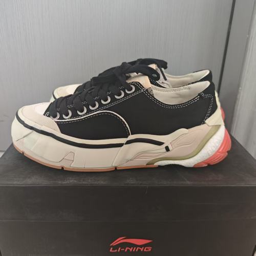 中国李宁运动女子休闲鞋