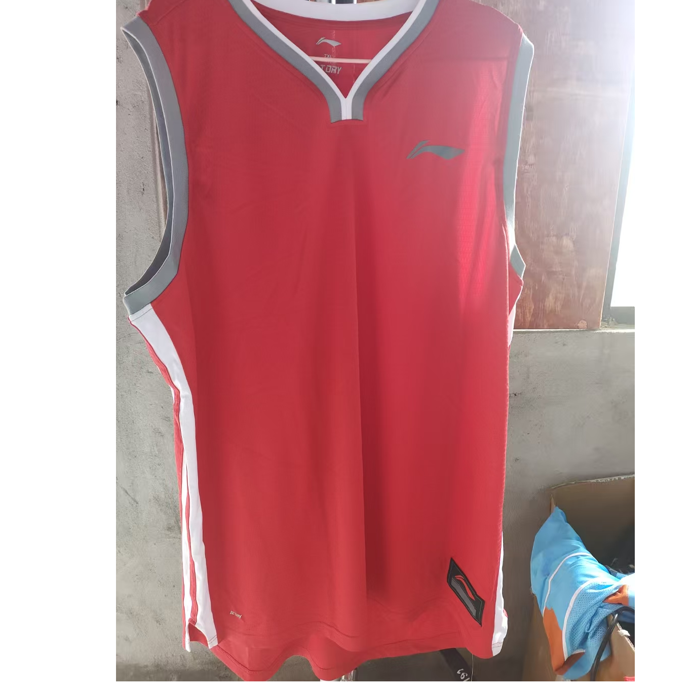 《购买前看详情B品》李宁男子运动短袖透气吸汗舒适上衣 DDDD273