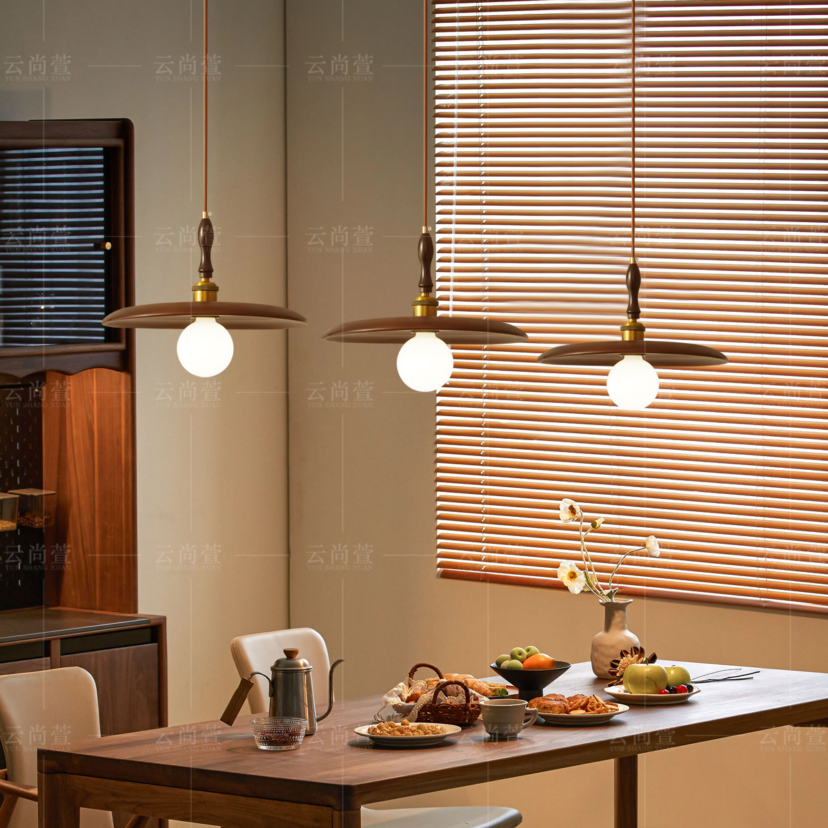 法式中古餐厅吊灯复古胡桃木色创意玻璃圆形护眼餐桌灯民宿吧台灯
