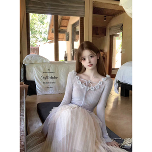 迟伞伞26/ss 海街旅车  定染蓝手工钉珠花朵温柔针织系带上衣